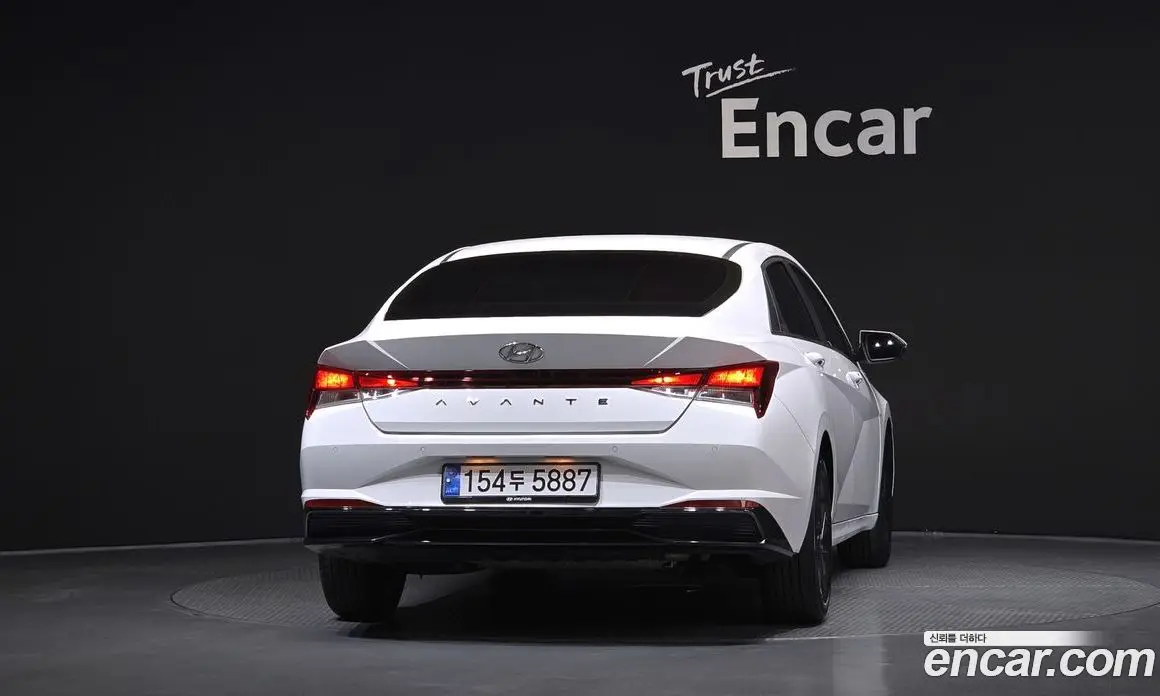 Hyundai Avante 2023 1.6 автомат (гидро), фото 4