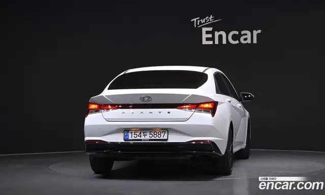 Hyundai Avante 2023 1.6 автомат (гидро), миниатюра 4