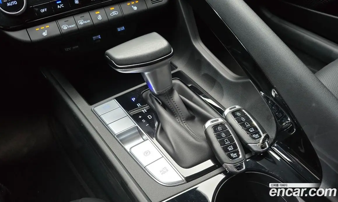 Hyundai Avante 2023 1.6 автомат (гидро), фото 9