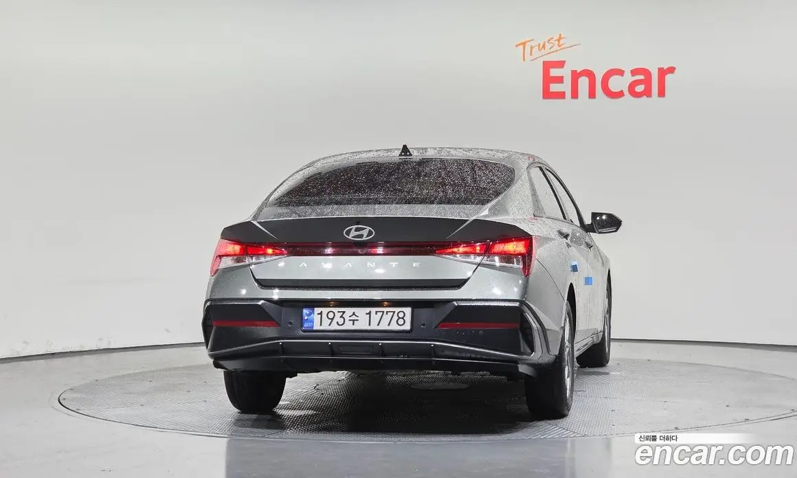 Hyundai Avante 2024 1.6 автомат (гидро), фото 4
