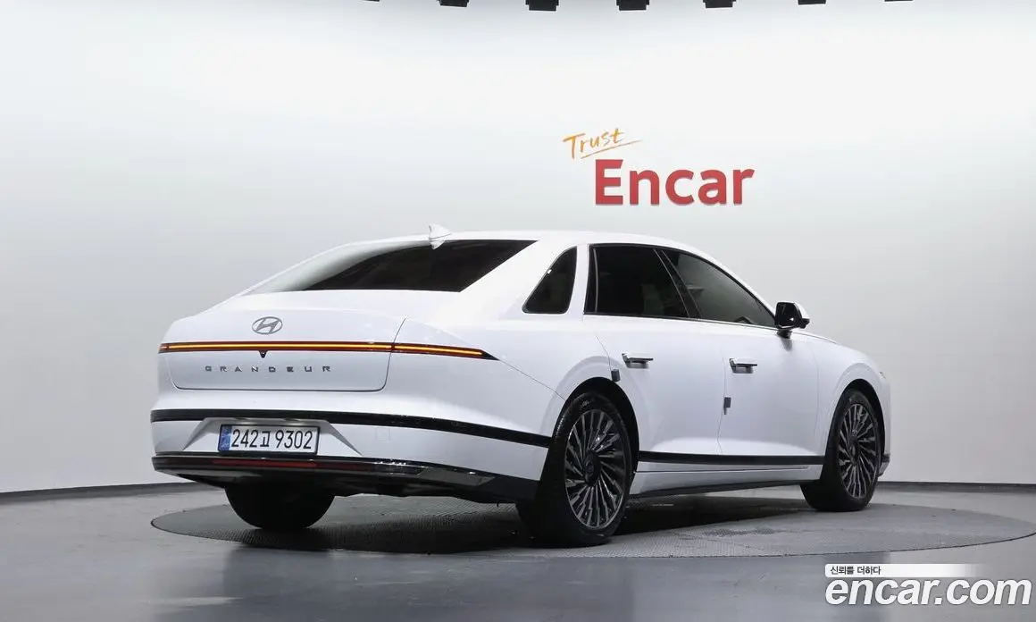 Hyundai Grandeur 2023 2.5 автомат (гидро), фото 2 Hyundai Grandeur 2023 2.5 автомат (гидро), фото 2