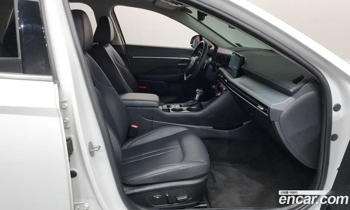 Hyundai Sonata 2023 2.0 автомат (гидро), фото 16 Hyundai Sonata 2023 2.0 автомат (гидро), фото 16