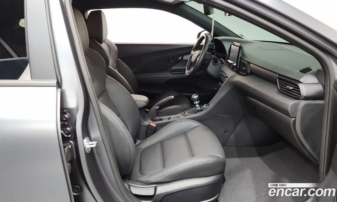 Hyundai Veloster 2018 2.0 механика, фото 16 Hyundai Veloster 2018 2.0 механика, фото 16