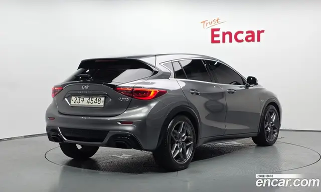 Infiniti Q30 2017 2.0 автомат (гидро), миниатюра 2