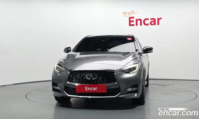 Infiniti Q30 2017 2.0 автомат (гидро), миниатюра 3