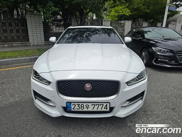 Jaguar XE, 2019, 58 300 км Jaguar XE, 2019, 58 300 км