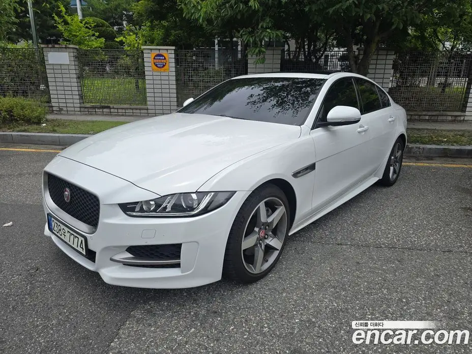Jaguar XE 2019 2.0 автомат (гидро), фото 2 Jaguar XE 2019 2.0 автомат (гидро), фото 2