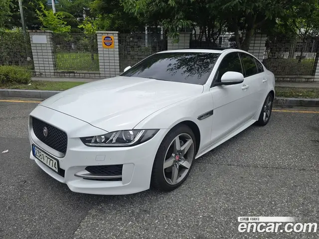 Jaguar XE 2019 2.0 автомат (гидро), миниатюра 2 Jaguar XE 2019 2.0 автомат (гидро), миниатюра 2
