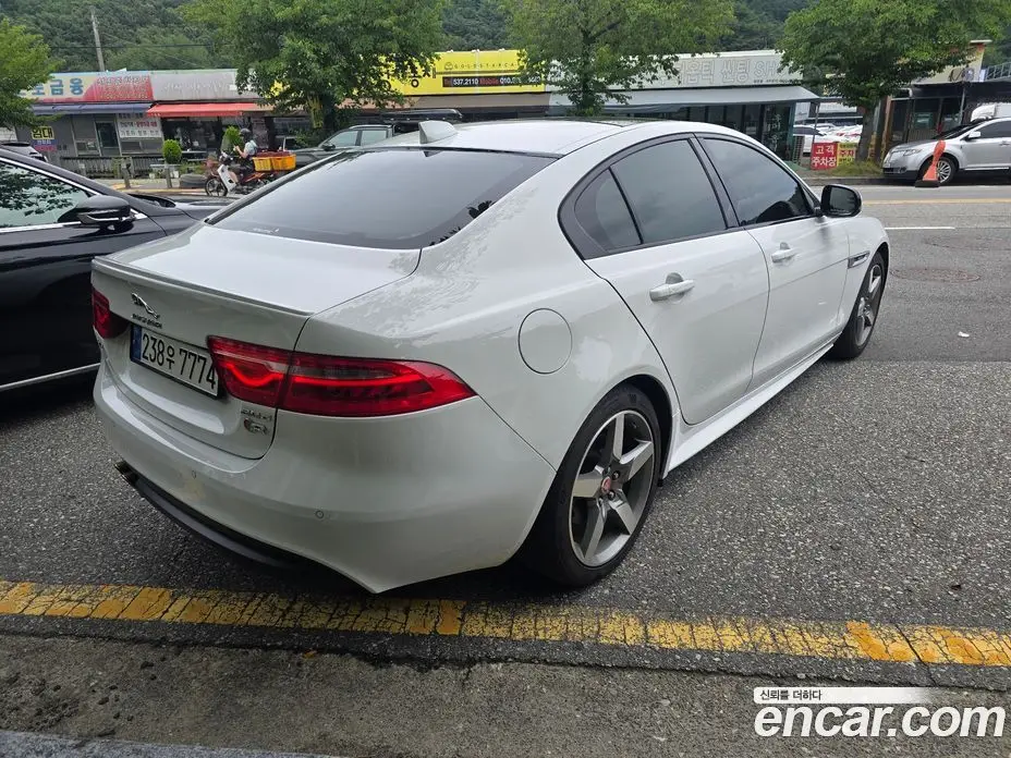 Jaguar XE 2019 2.0 автомат (гидро), фото 4 Jaguar XE 2019 2.0 автомат (гидро), фото 4