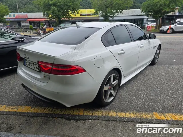 Jaguar XE 2019 2.0 автомат (гидро), миниатюра 4 Jaguar XE 2019 2.0 автомат (гидро), миниатюра 4