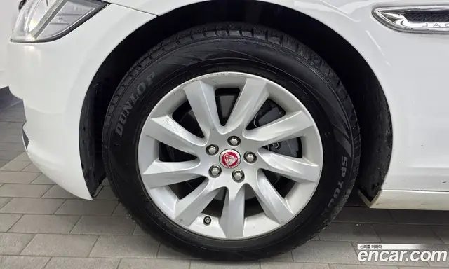 Jaguar XF 2016 2.0 автомат (гидро), миниатюра 5 Jaguar XF 2016 2.0 автомат (гидро), миниатюра 5