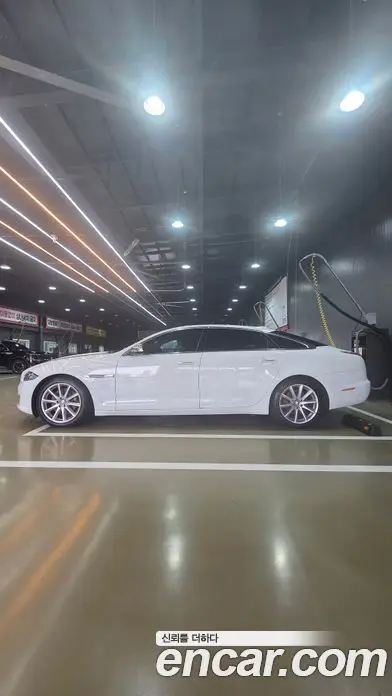 Jaguar XJ 2017 3.0 автомат (гидро), миниатюра 6 Jaguar XJ 2017 3.0 автомат (гидро), миниатюра 6