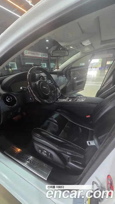 Jaguar XJ 2017 3.0 автомат (гидро), фото 7 Jaguar XJ 2017 3.0 автомат (гидро), фото 7