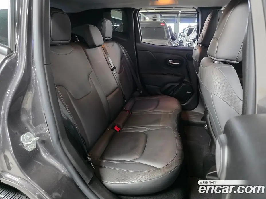 Jeep Renegade 2021 2.4 автомат (гидро), фото 14 Jeep Renegade 2021 2.4 автомат (гидро), фото 14