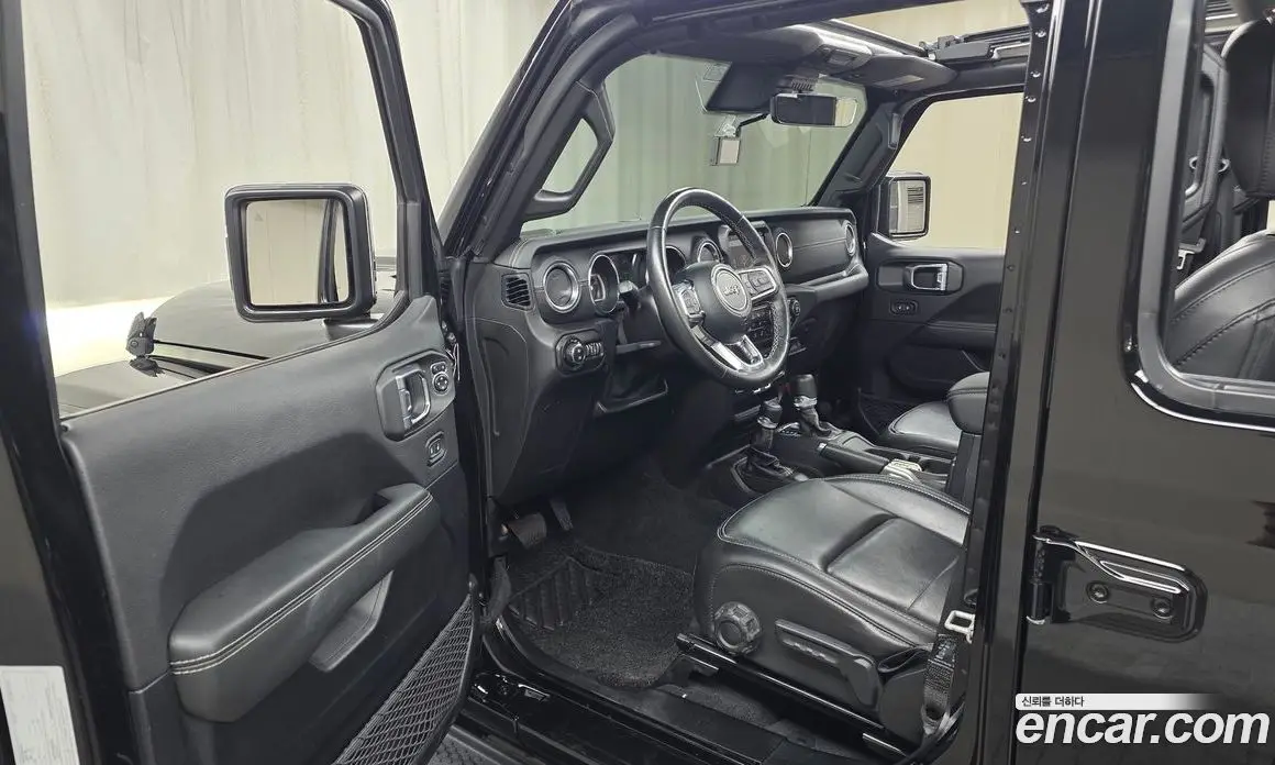 Jeep Wrangler 2021 2.0 автомат (гидро), фото 13 Jeep Wrangler 2021 2.0 автомат (гидро), фото 13