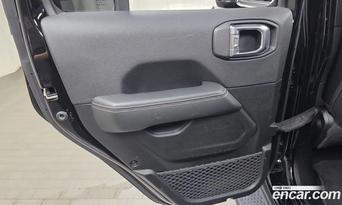 Jeep Wrangler 2021 2.0 автомат (гидро), фото 15 Jeep Wrangler 2021 2.0 автомат (гидро), фото 15