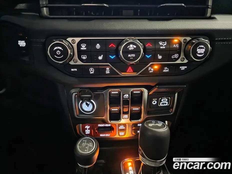 Jeep Wrangler 2025 2.0 автомат (гидро), фото 14 Jeep Wrangler 2025 2.0 автомат (гидро), фото 14