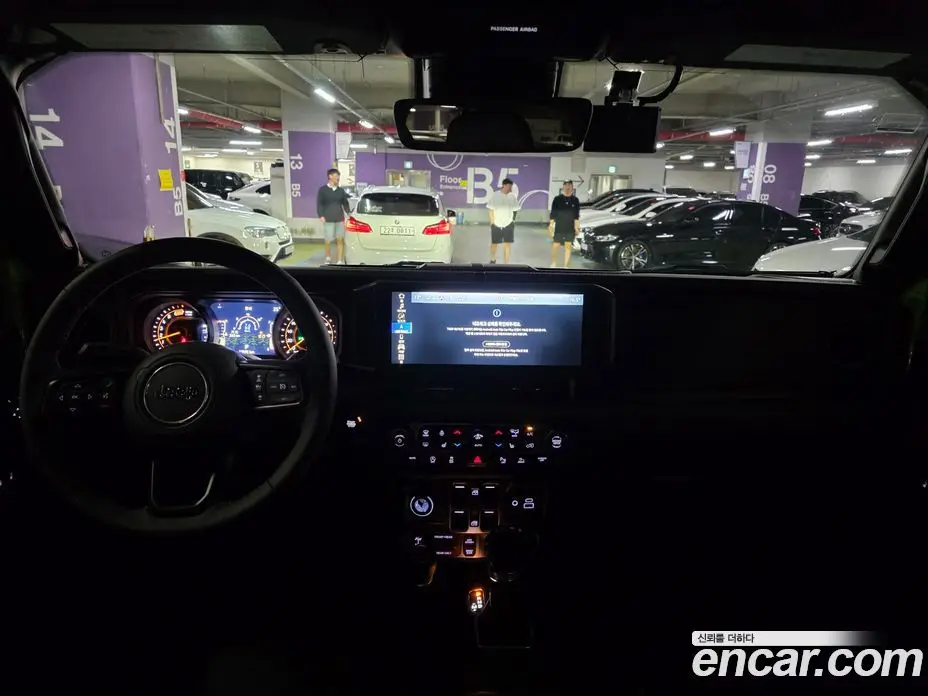 Jeep Wrangler 2025 2.0 автомат (гидро), фото 6 Jeep Wrangler 2025 2.0 автомат (гидро), фото 6