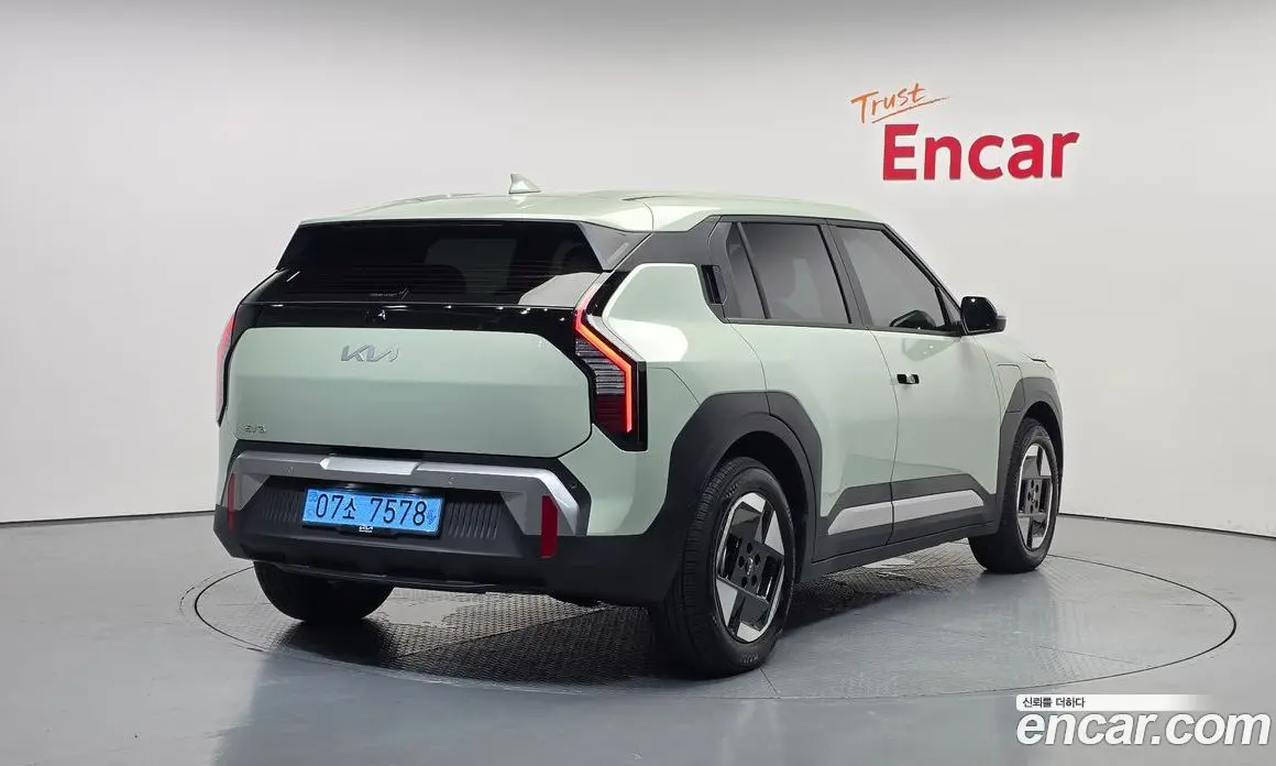Kia EV3 2025 0.2 автомат (гидро), фото 2 Kia EV3 2025 0.2 автомат (гидро), фото 2