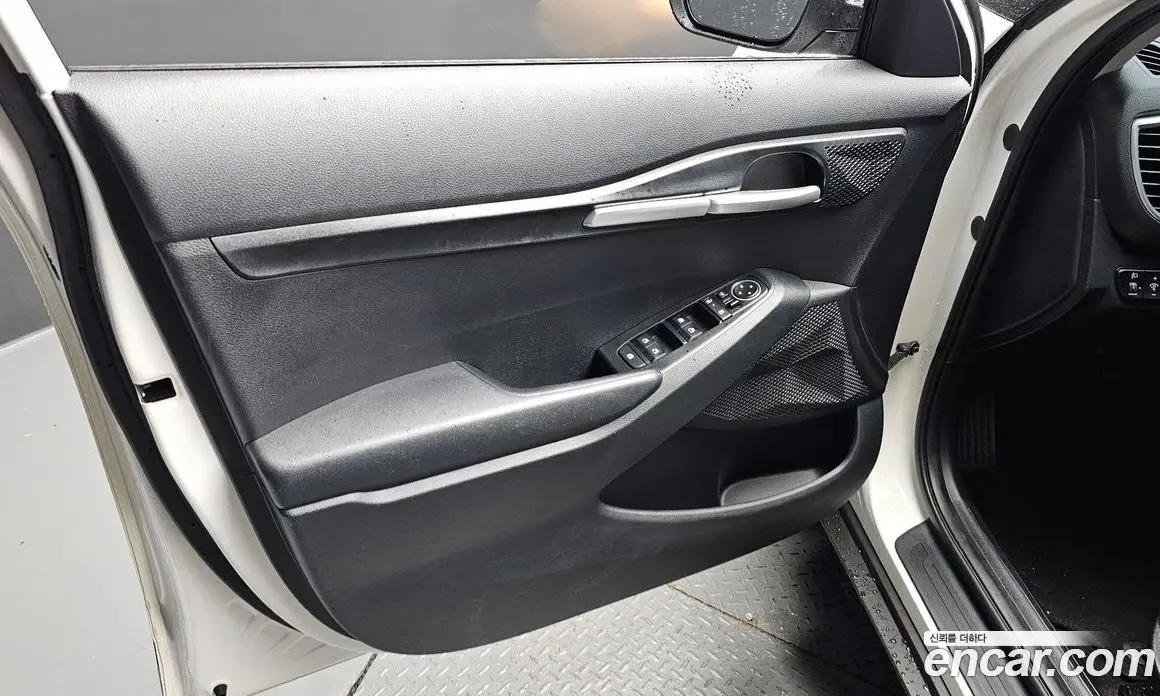 Kia Seltos 2024 1.6 автомат (гидро), фото 14 Kia Seltos 2024 1.6 автомат (гидро), фото 14