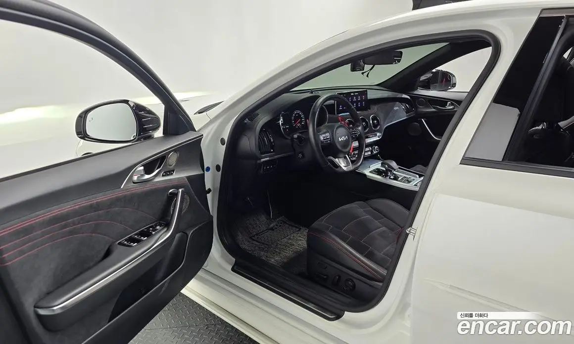 Kia Stinger 2022 3.3 автомат (гидро), фото 12 Kia Stinger 2022 3.3 автомат (гидро), фото 12