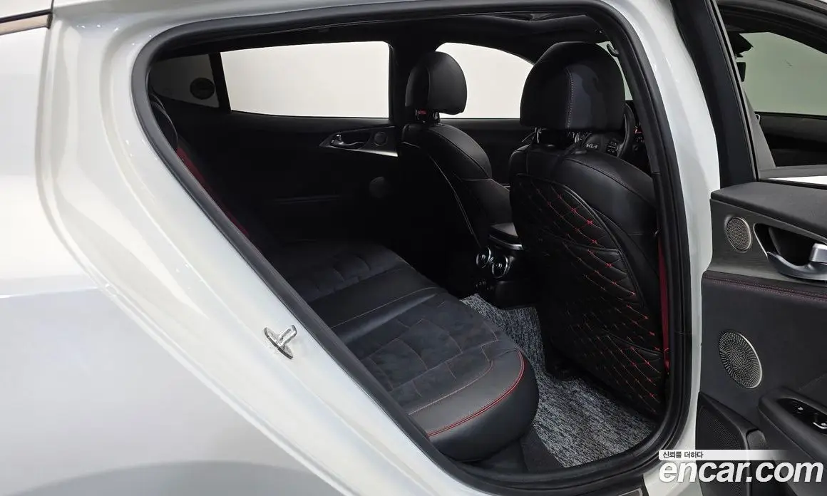 Kia Stinger 2022 3.3 автомат (гидро), фото 16 Kia Stinger 2022 3.3 автомат (гидро), фото 16