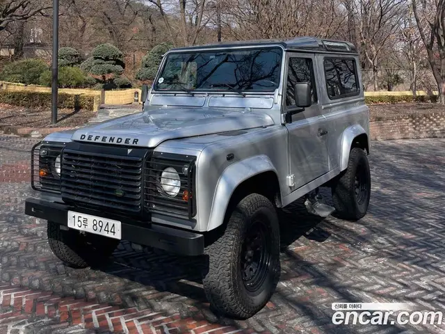 Land Rover Defender, 2004, 130 000 км