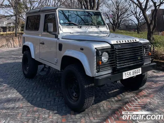 Land Rover Defender 2004 2.5 механика, миниатюра 2 Land Rover Defender 2004 2.5 механика, миниатюра 2