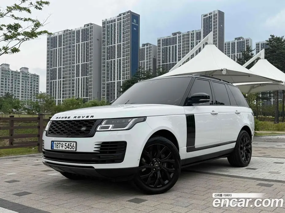 Land Rover Range Rover 2018 4.4 автомат (гидро), фото 1 Land Rover Range Rover 2018 4.4 автомат (гидро), фото 1