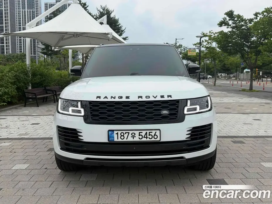 Land Rover Range Rover 2018 4.4 автомат (гидро), фото 3 Land Rover Range Rover 2018 4.4 автомат (гидро), фото 3