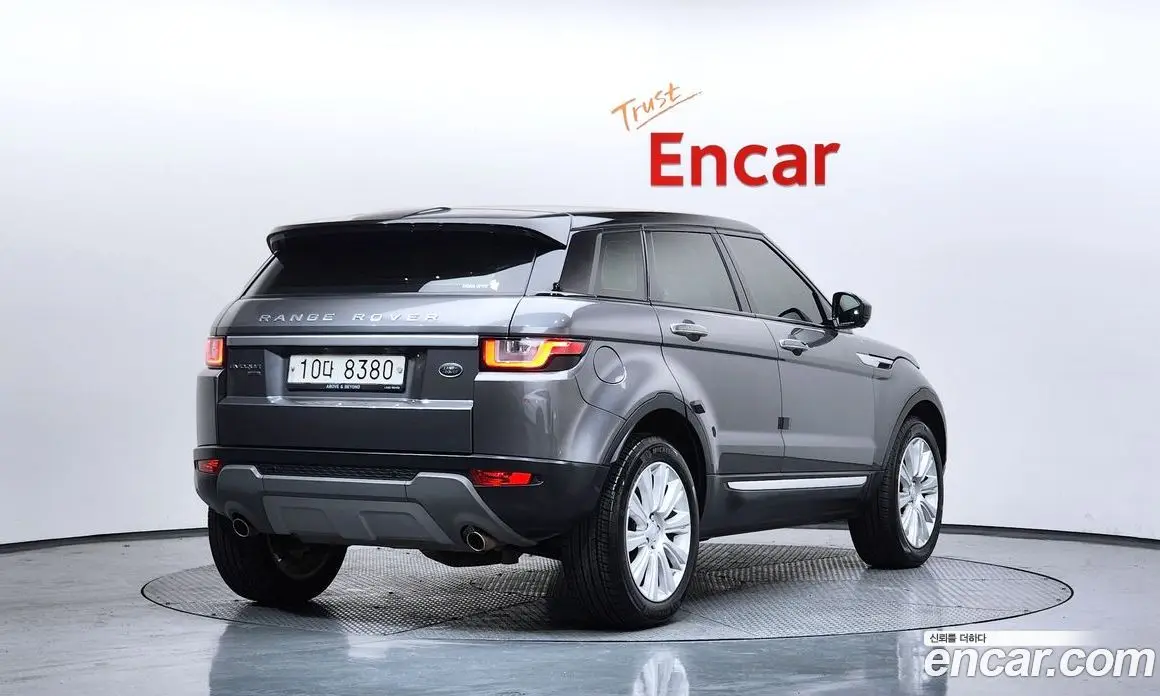 Land Rover Range Rover Evoque 2017 2.0 автомат (гидро), фото 2 Land Rover Range Rover Evoque 2017 2.0 автомат (гидро), фото 2