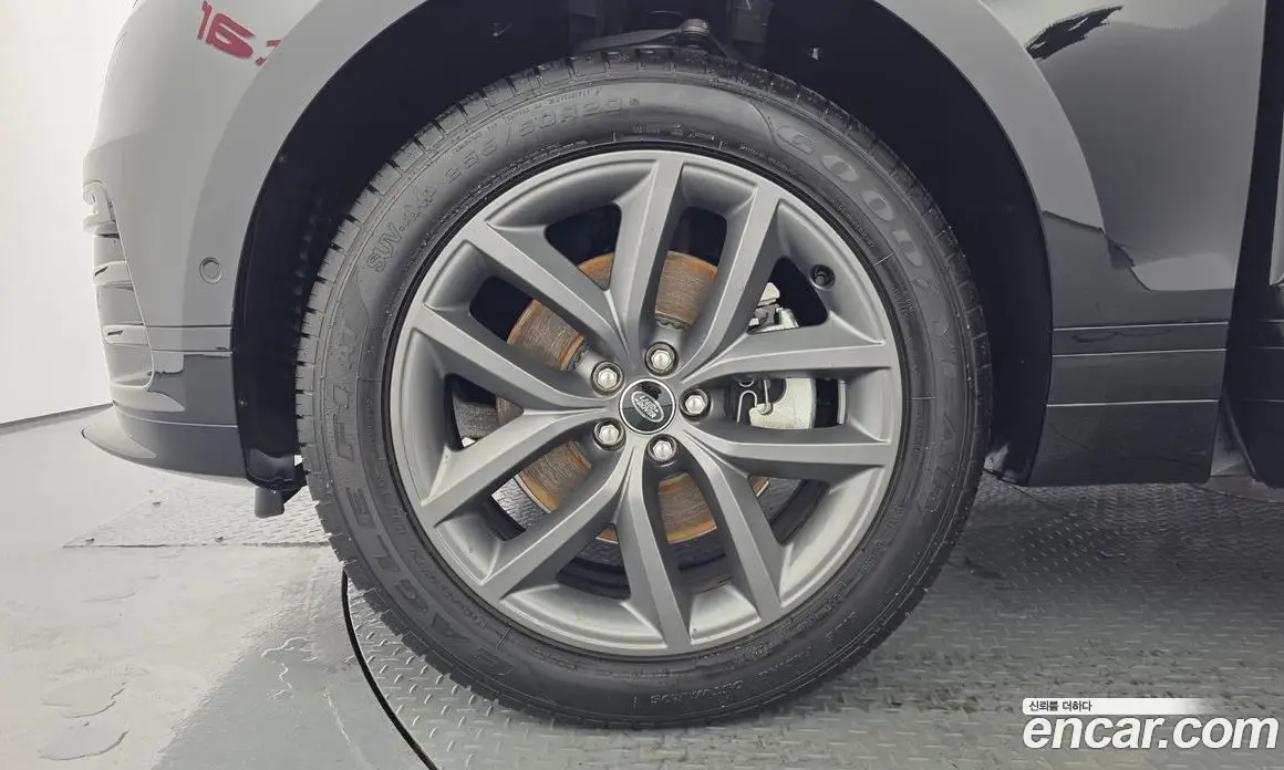 Land Rover Range Rover Velar 2025 2.0 автомат (гидро), фото 8