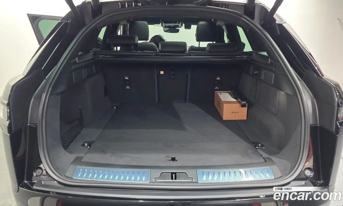 Land Rover Range Rover Velar 2025 2.0 автомат (гидро), фото 10