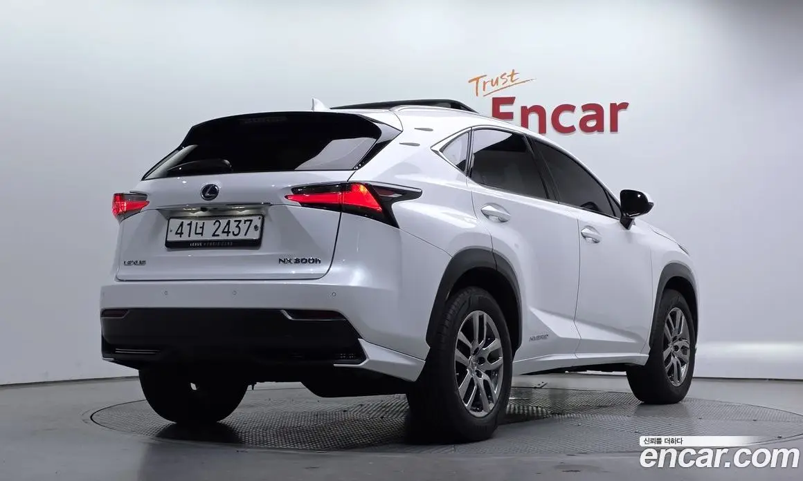 Lexus NX 2017 2.5 автомат (гидро), фото 2 Lexus NX 2017 2.5 автомат (гидро), фото 2