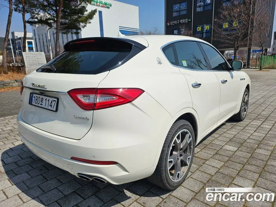 Maserati Levante 2017 3.0 автомат (гидро), фото 8 Maserati Levante 2017 3.0 автомат (гидро), фото 8
