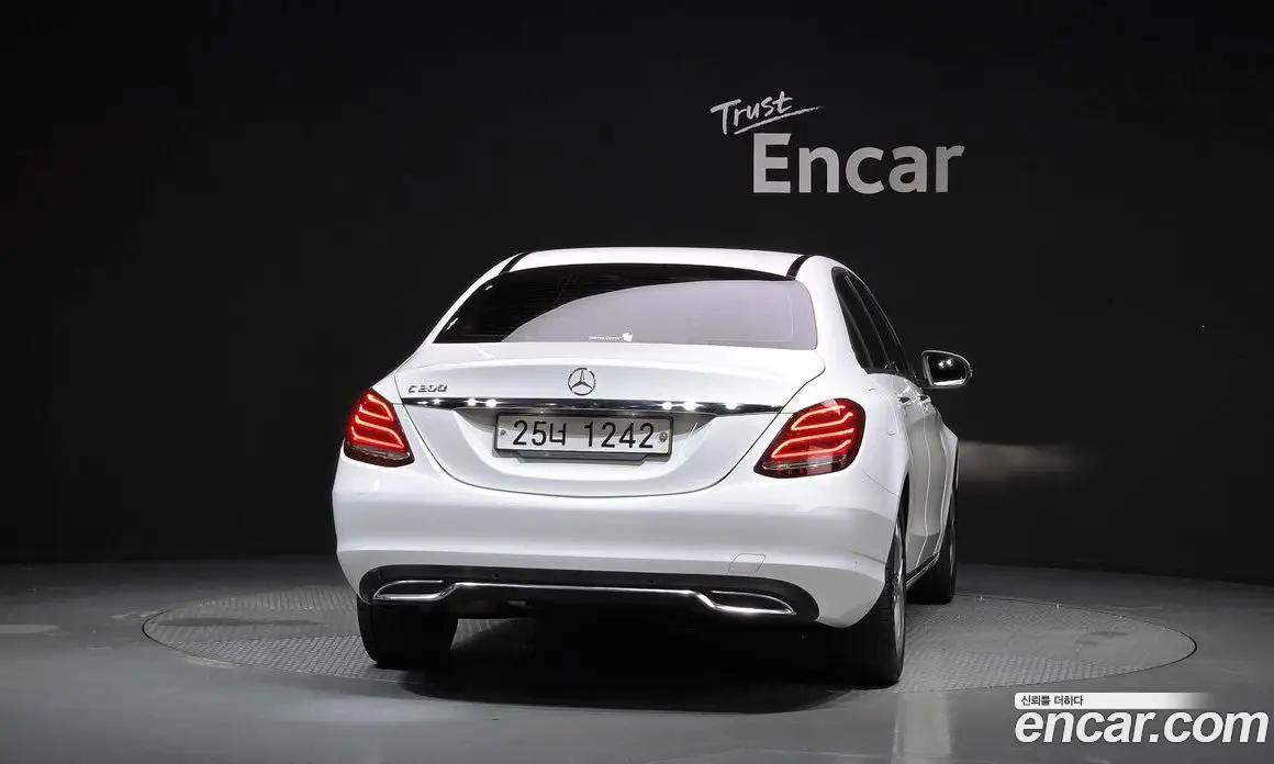 Mercedes-Benz C-Class 2015 2.0 автомат (гидро), фото 4 Mercedes-Benz C-Class 2015 2.0 автомат (гидро), фото 4