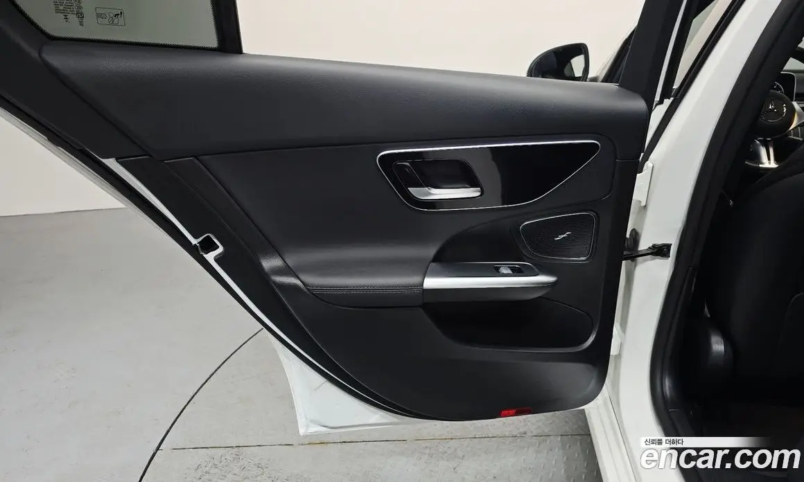 Mercedes-Benz C-Class 2023 2.0 автомат (гидро), фото 15