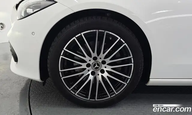 Mercedes-Benz C-Class 2023 2.0 автомат (гидро), миниатюра 5