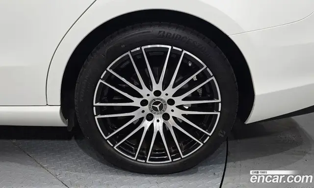 Mercedes-Benz C-Class 2023 2.0 автомат (гидро), миниатюра 7