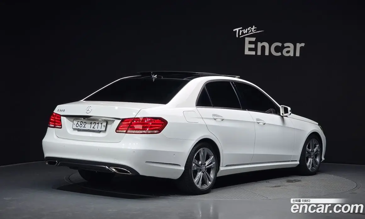 Mercedes-Benz E-Class 2013 3.5 автомат (гидро), фото 2 Mercedes-Benz E-Class 2013 3.5 автомат (гидро), фото 2