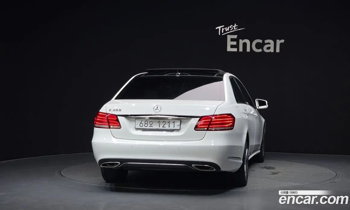 Mercedes-Benz E-Class 2013 3.5 автомат (гидро), фото 4 Mercedes-Benz E-Class 2013 3.5 автомат (гидро), фото 4