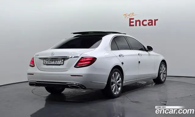 Mercedes-Benz E-Class 2016 2.0 автомат (гидро), миниатюра 2