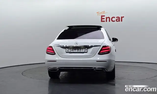 Mercedes-Benz E-Class 2016 2.0 автомат (гидро), миниатюра 4