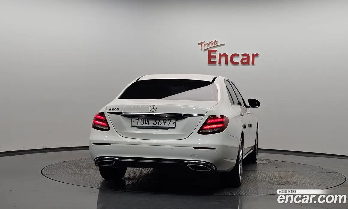 Mercedes-Benz E-Class 2018 2.0 автомат (гидро), фото 4