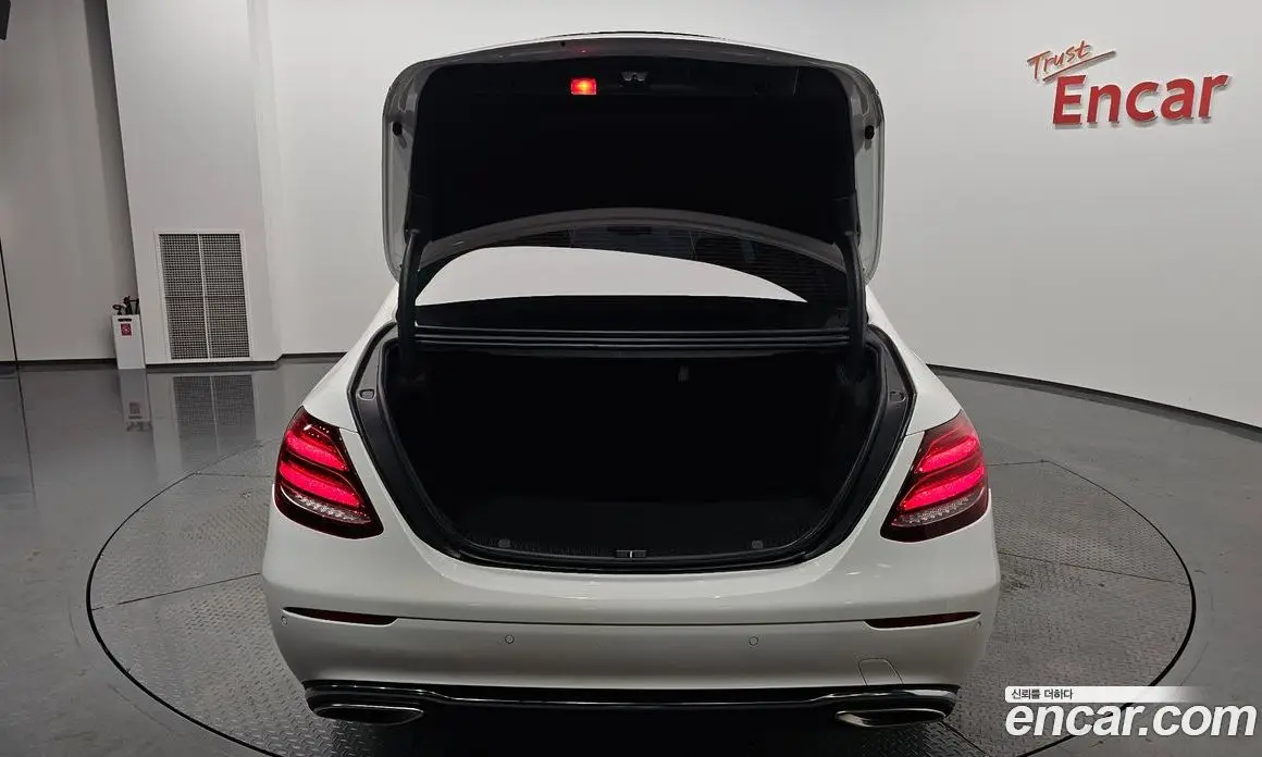 Mercedes-Benz E-Class 2018 2.0 автомат (гидро), фото 33