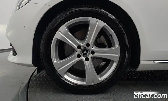 Mercedes-Benz E-Class 2018 2.0 автомат (гидро), миниатюра 5