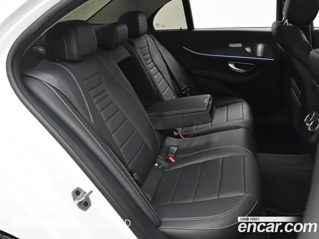 Mercedes-Benz E-Class 2019 2.0 автомат (гидро), миниатюра 12