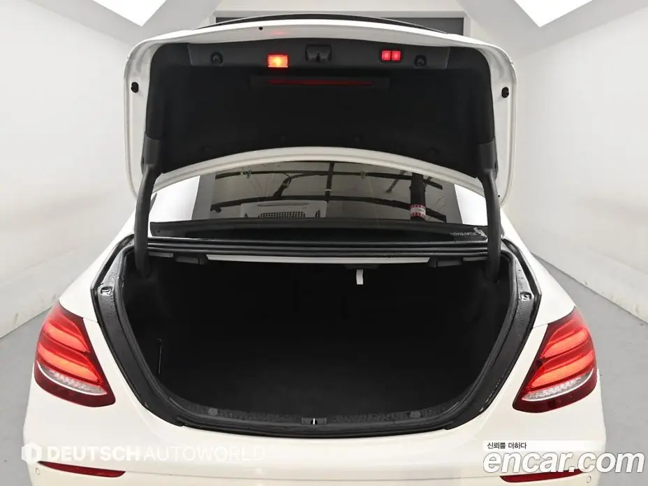 Mercedes-Benz E-Class 2019 2.0 автомат (гидро), фото 20 Mercedes-Benz E-Class 2019 2.0 автомат (гидро), фото 20