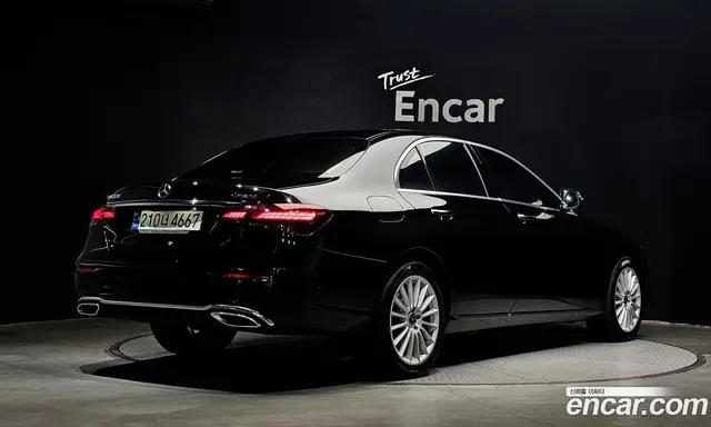 Mercedes-Benz E-Class 2021 1.9 автомат (гидро), миниатюра 2