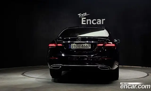 Mercedes-Benz E-Class 2021 1.9 автомат (гидро), миниатюра 4